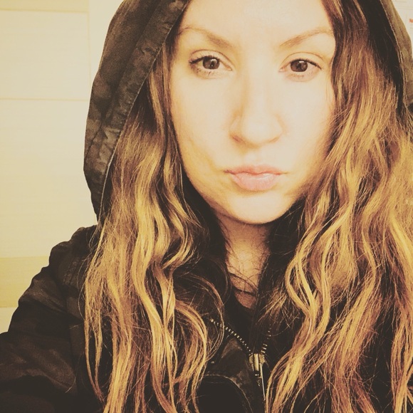 Meet your Posher, Aggie πββοΈ - Picture 1 of 2